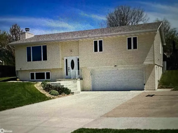 1928 Spencer St, Grinnell, IA 50112