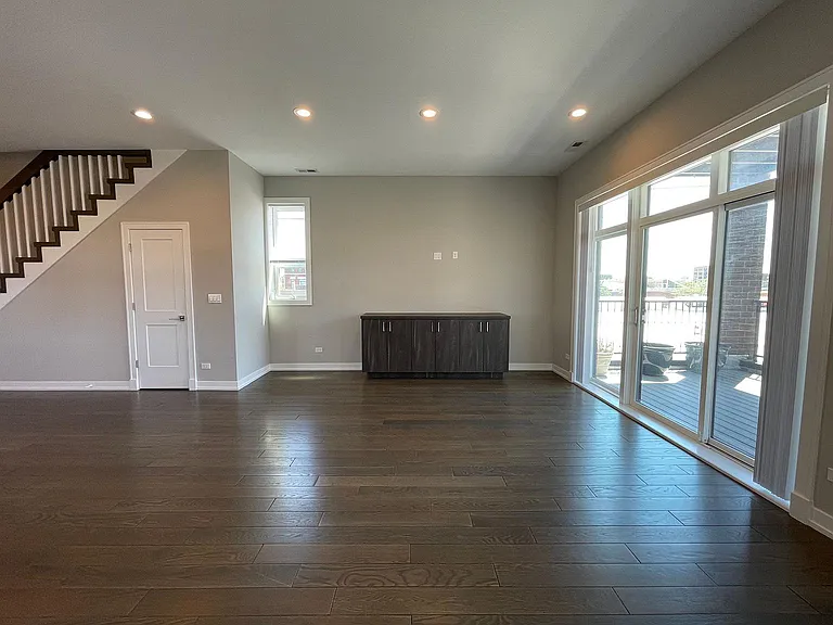 458 N Noble St #3W — Photo 6