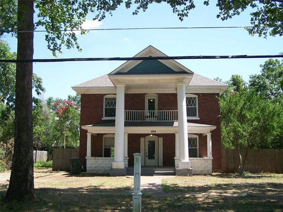 1st image of 404 E Charles Ave