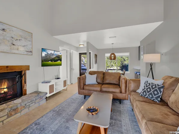 1033 Parkview APT G41, Canyon Lake, TX 78133