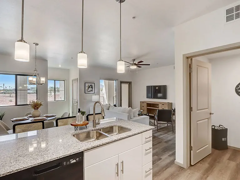 7430 N Silverbell Rd — Photo 15