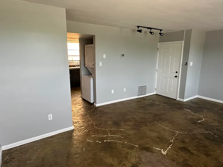 703 Wilkinson Blvd #4 — Photo 17