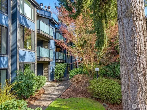 1819 N 107th Street #204, Seattle, WA 98133