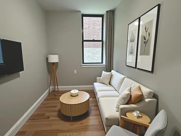 585 East 21st Street 1X image 2 of 23
