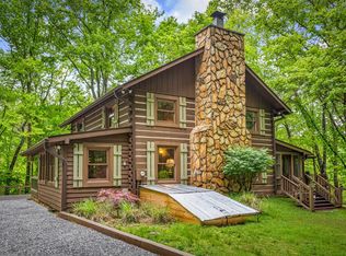 916 Old Cashes Valley Rd, Blue Ridge, GA 30513