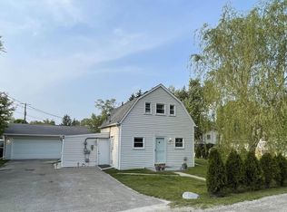 149 Ridge Rd, Whitmore Lake, MI 48189