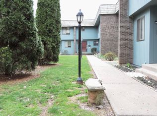 17 Locust Ct #17, Cromwell, CT 06416