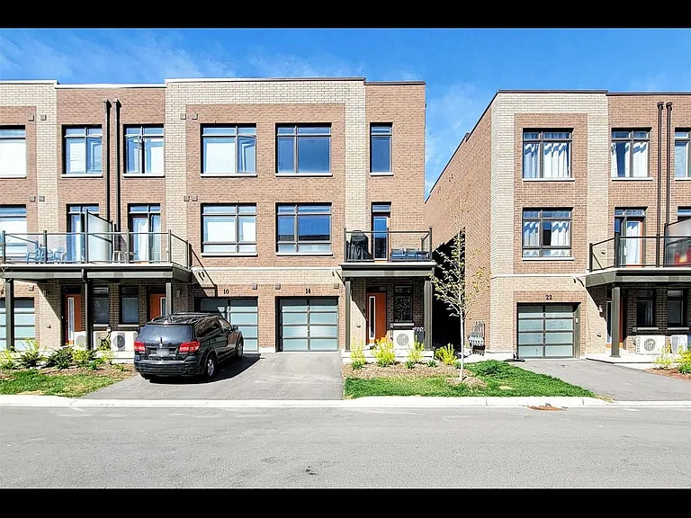 14 Hearne St E — Photo 1