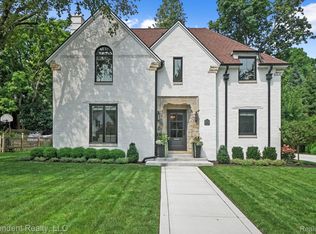 2664 Amberly Rd, Bloomfield Hills, MI 48301