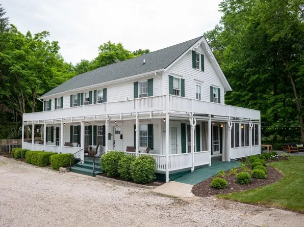 888 Holland St, Saugatuck, MI 49453