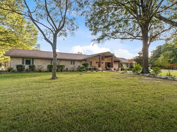 2720 Shady Pines Rd, Texarkana, TX 75501