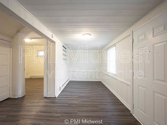 3rd image of 863 N Oakland Ave
