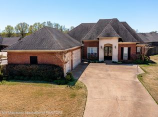 1761 Hillshire E, Hernando, MS 38632