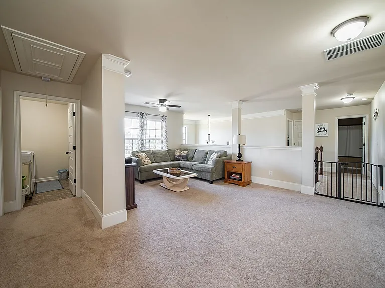 29 Sword St — Photo 26