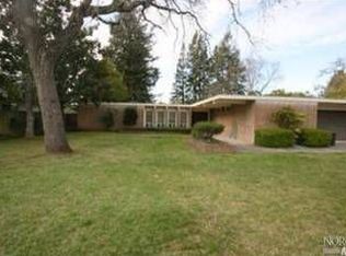 1196 Ross Cir, Napa, CA 94558