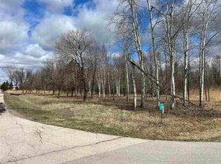 2876 Whippoorwill Rd, Green Bay, WI 54313