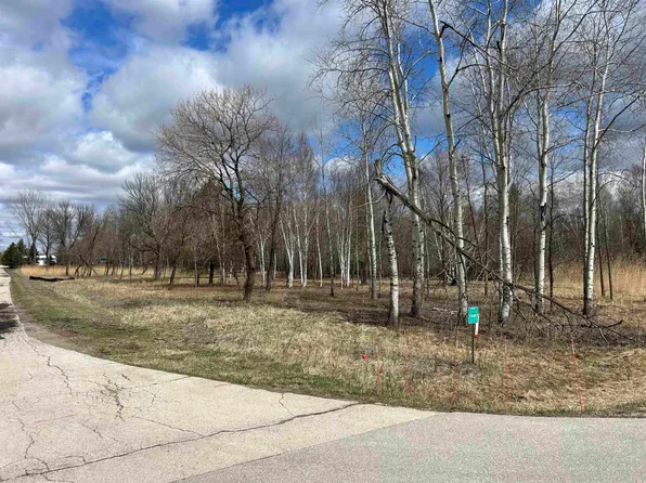 2876 Whippoorwill Rd, Green Bay, WI 54313