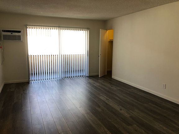 2nd image of 3420 Mentone Ave Unit 7