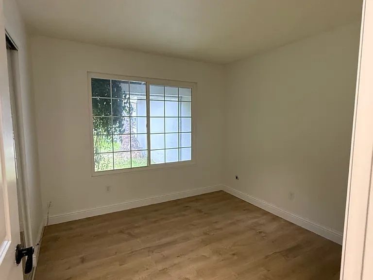 2621 Shad Ct — Photo 10