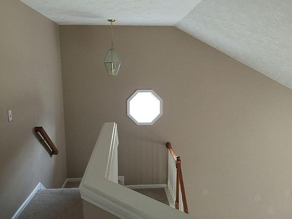 5th image of 721 Woodhaven Pl