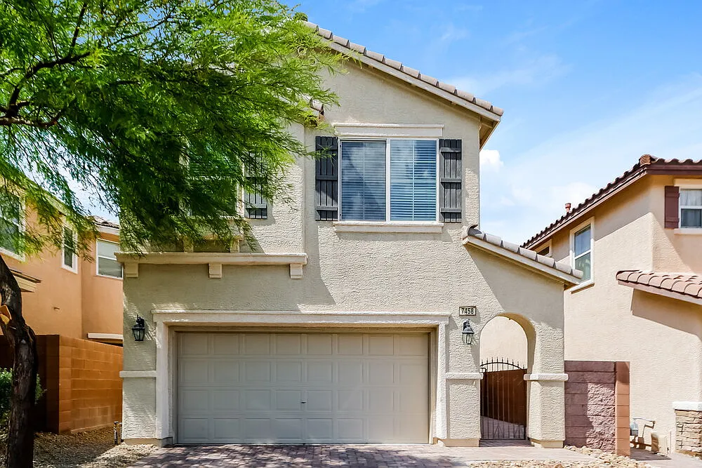 3 bed, 2.5 bath, 1920 sqft, $2,375 — Photo 1