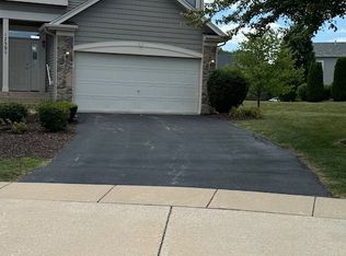 1739 Fieldstone Dr S, Shorewood, IL 60404