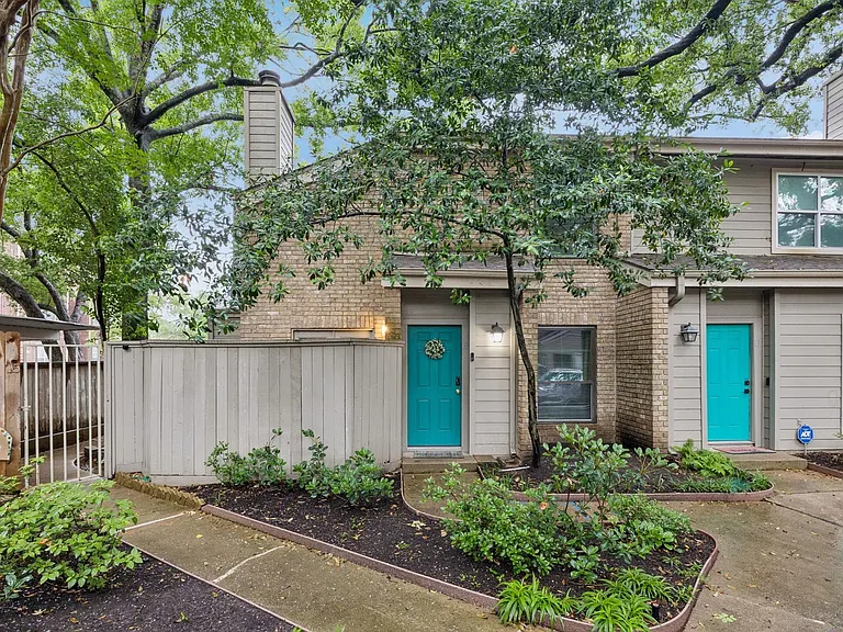 2601 Augusta Dr #14 — Photo 1