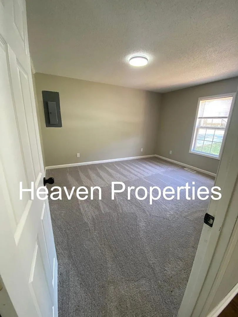 511 Dixie St — Photo 3