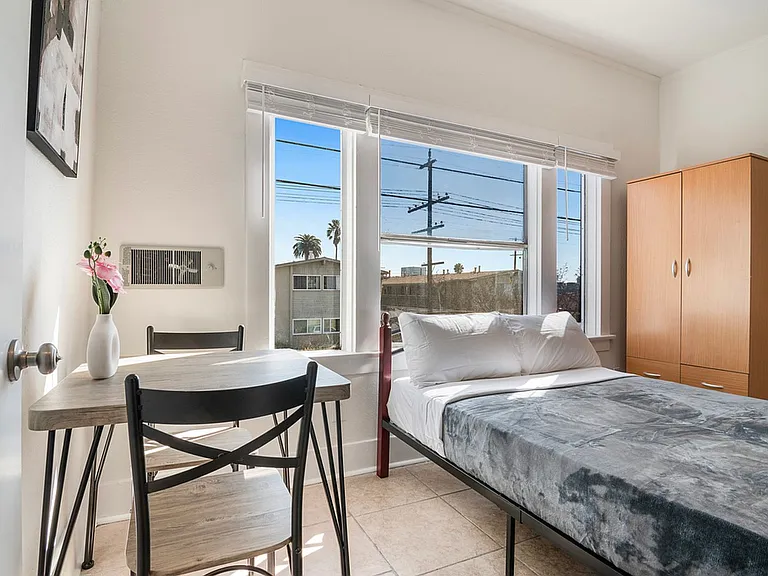 Portside Studio Apartments — Photo 13