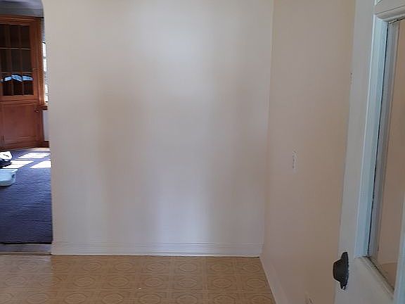 lower unit  kitchen