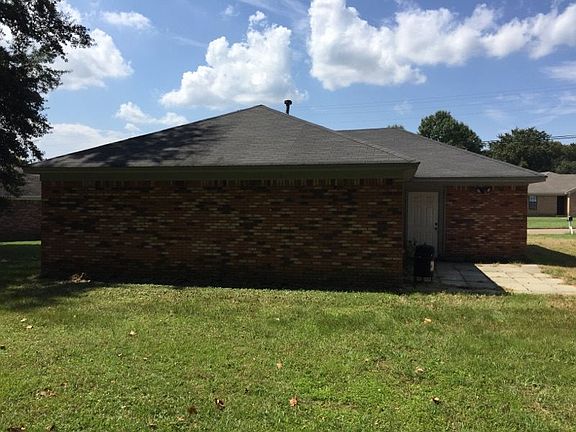 4th image of 80 Colonial Heights Dr