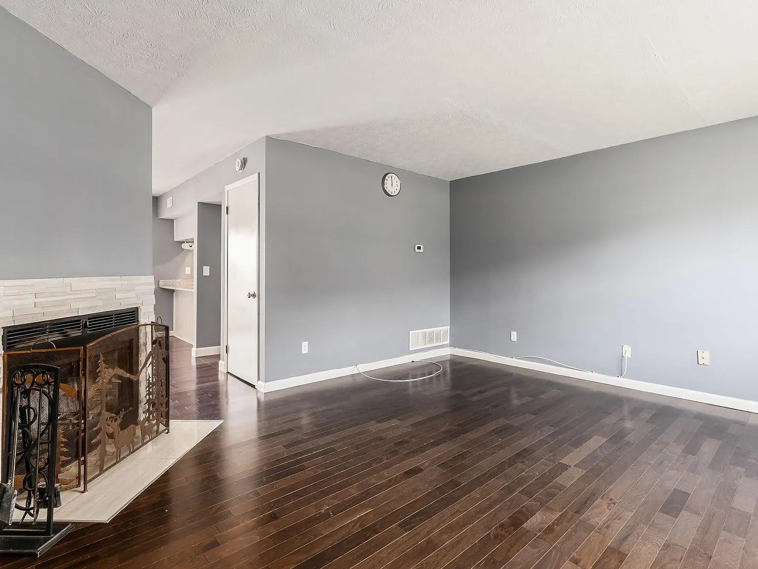 4921 Dublin Fls — Photo 3