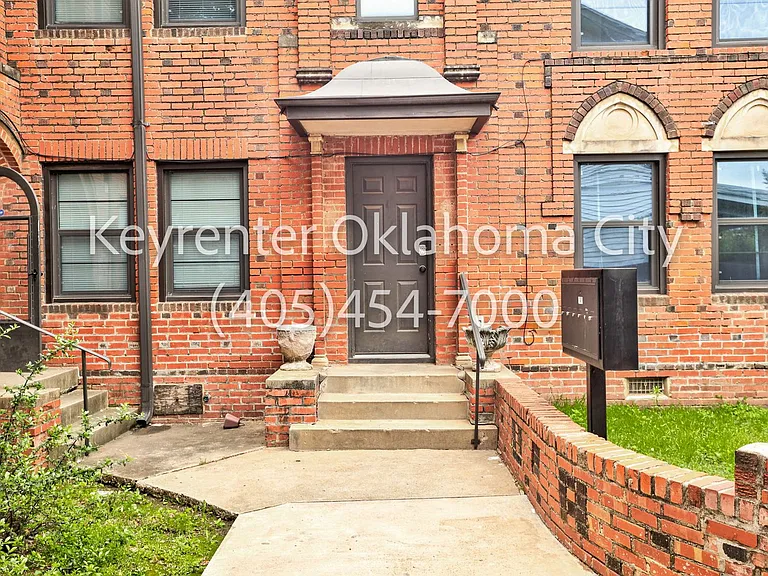 1838 NW 11th St #6 — Photo 11