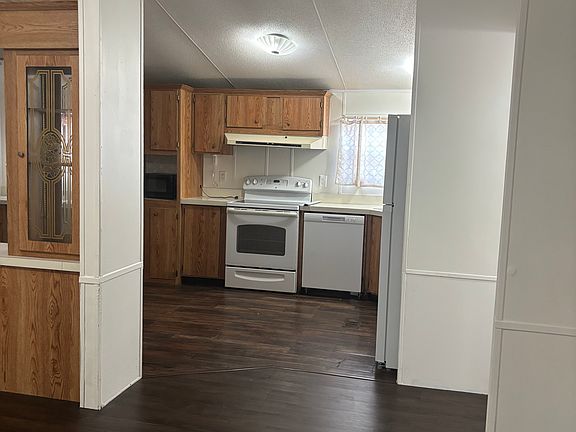 3rd image of 15305 Omaha St