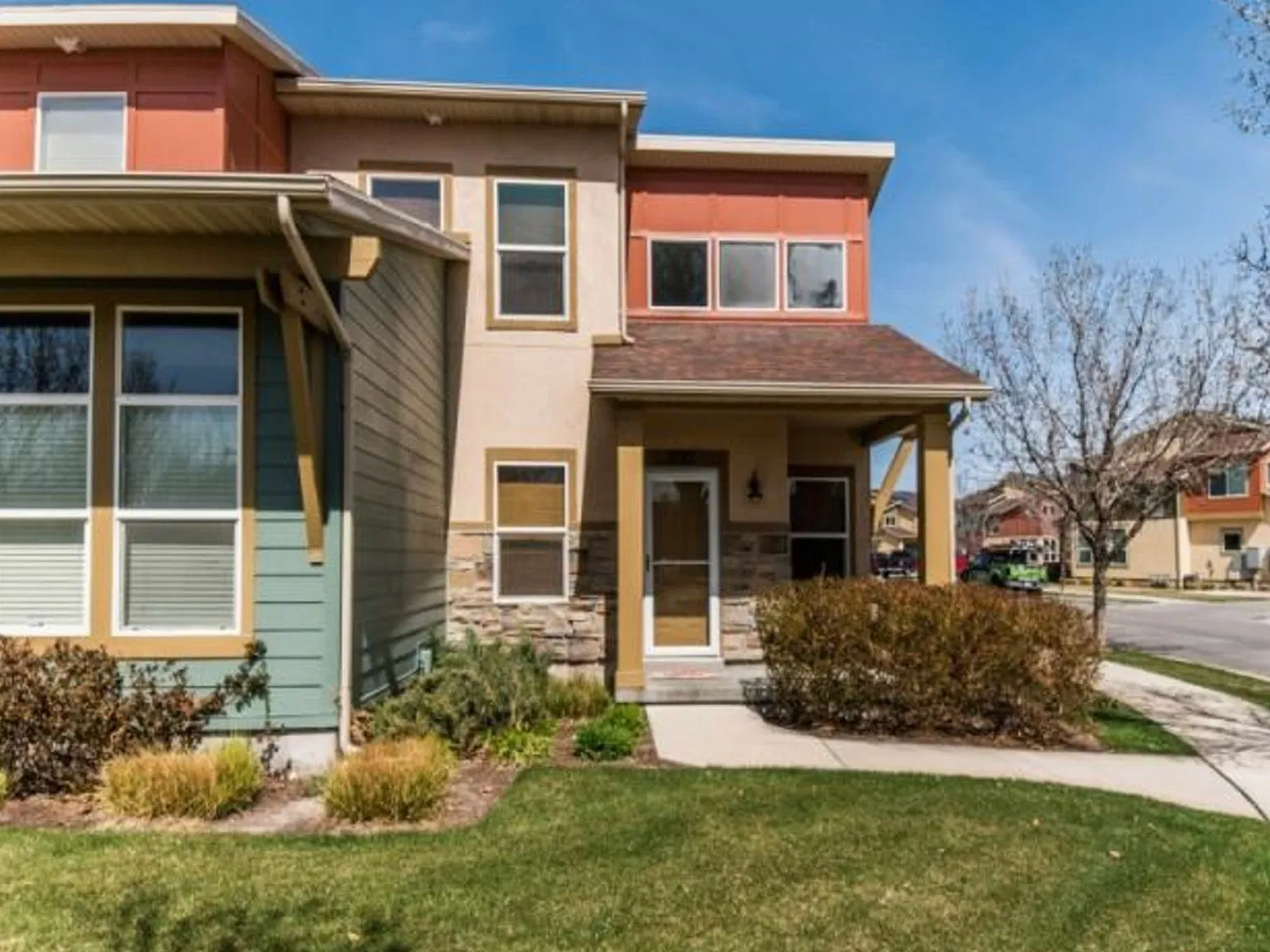 3 bed, 2.5 bath, 1558 sqft, $2,200 — Photo 4