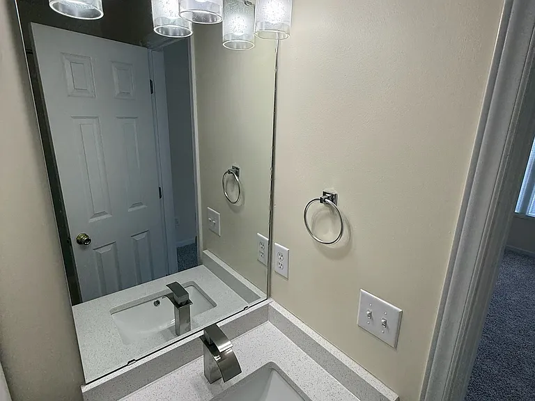 33 Cheltenham Dr — Photo 18