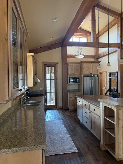 2 bed, 1800 sqft, $4,500 — Photo 2