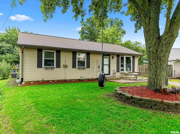110 Briar Ct, Washington, IL 61571