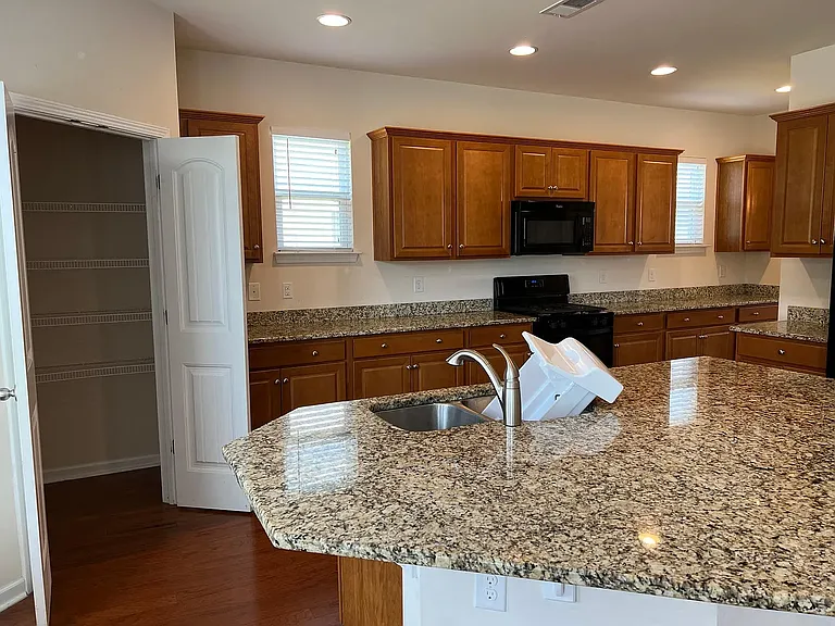 536 Majorca Loop — Photo 11