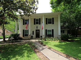 214 Wroxton Dr, Conroe, TX 77304