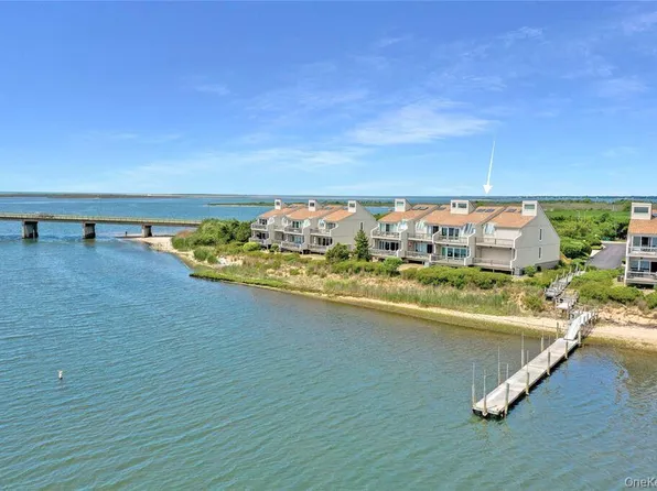 7 Waters Edge #7, Shirley, NY 11967