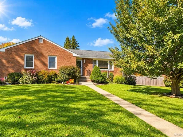 8 Mark Street, New Windsor, NY 12553