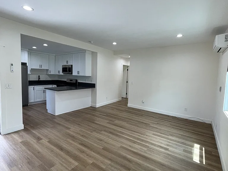 6600 Fishburn Ave #1 — Photo 3