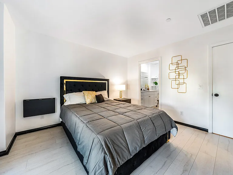 7225 N Cedar Rd #VG3 — Photo 3