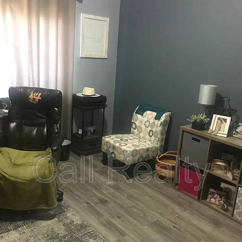 4 bed, 3.0 bath, 2300 sqft, $2,750 — Photo 4