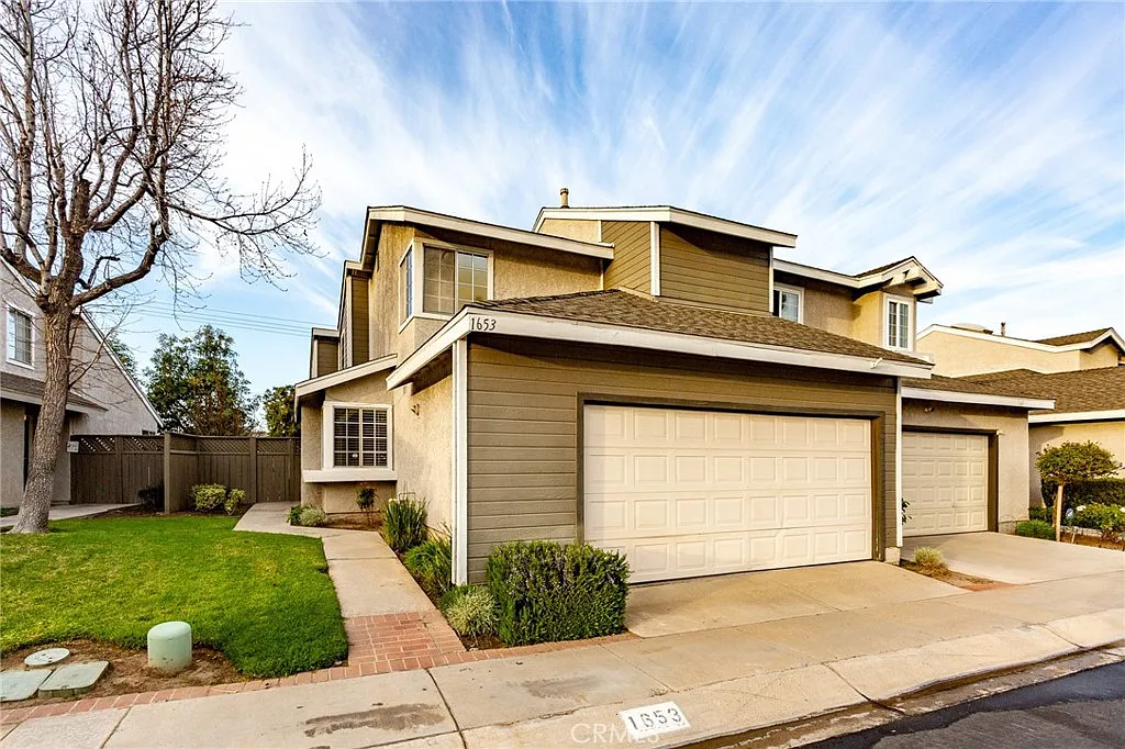 3 bed, 1497 sqft, $3,275 — Photo 1