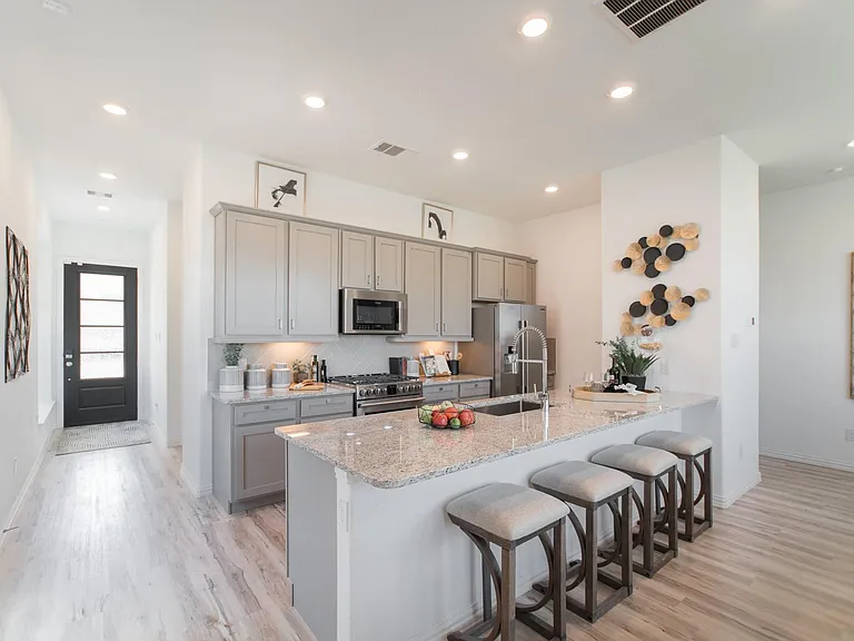 438 Lake Day Dr — Photo 11