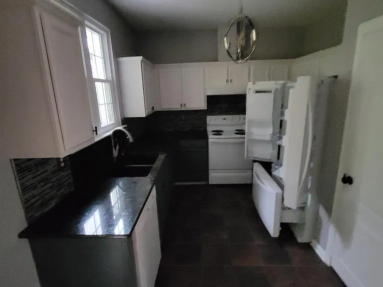 113 Bishops Reach — Photo 10