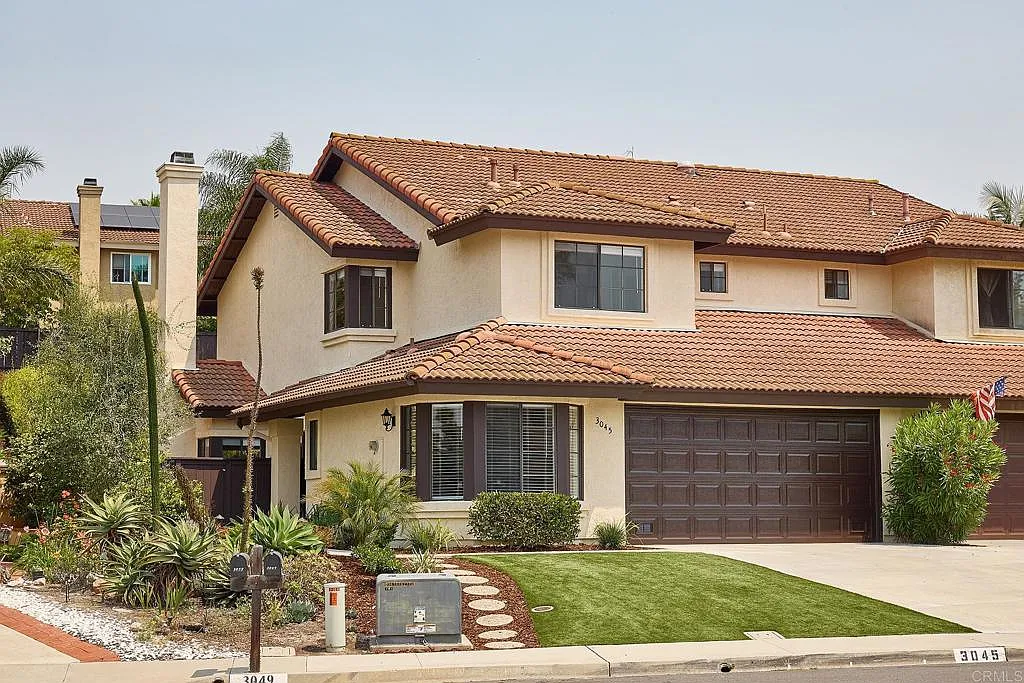 4 bed, 2.5 bath, 1997 sqft, $5,100 — Photo 1