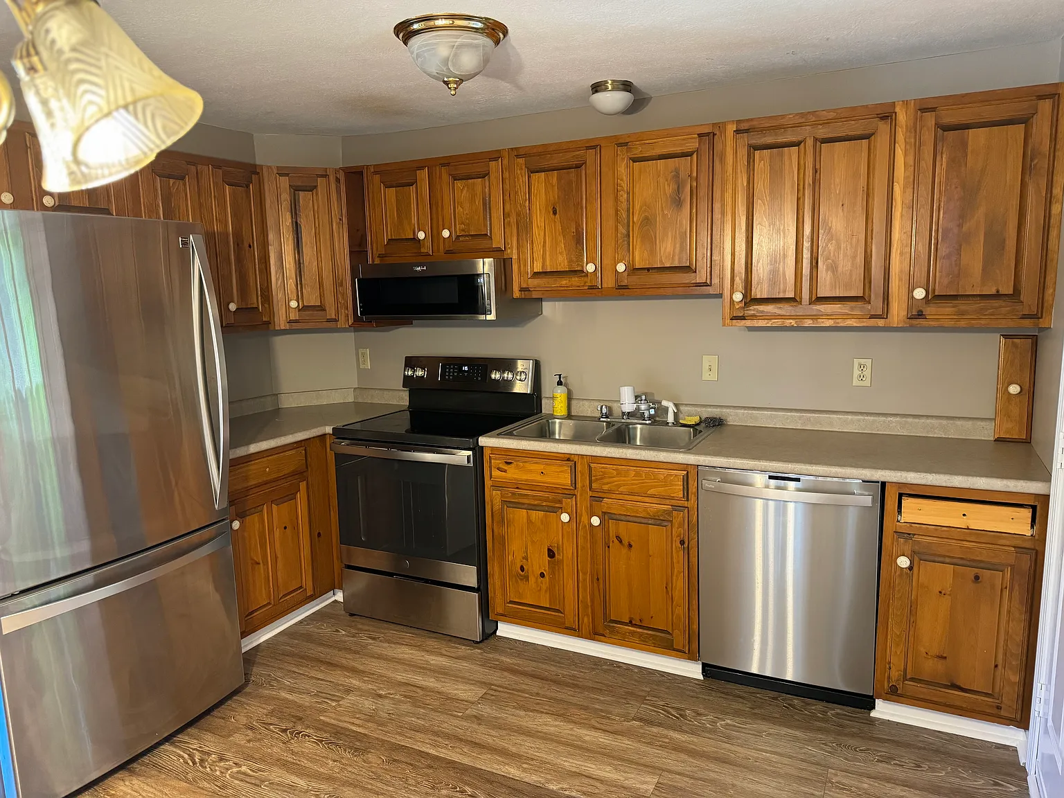 2 bed, 829 sqft, $2,500 — Photo 3